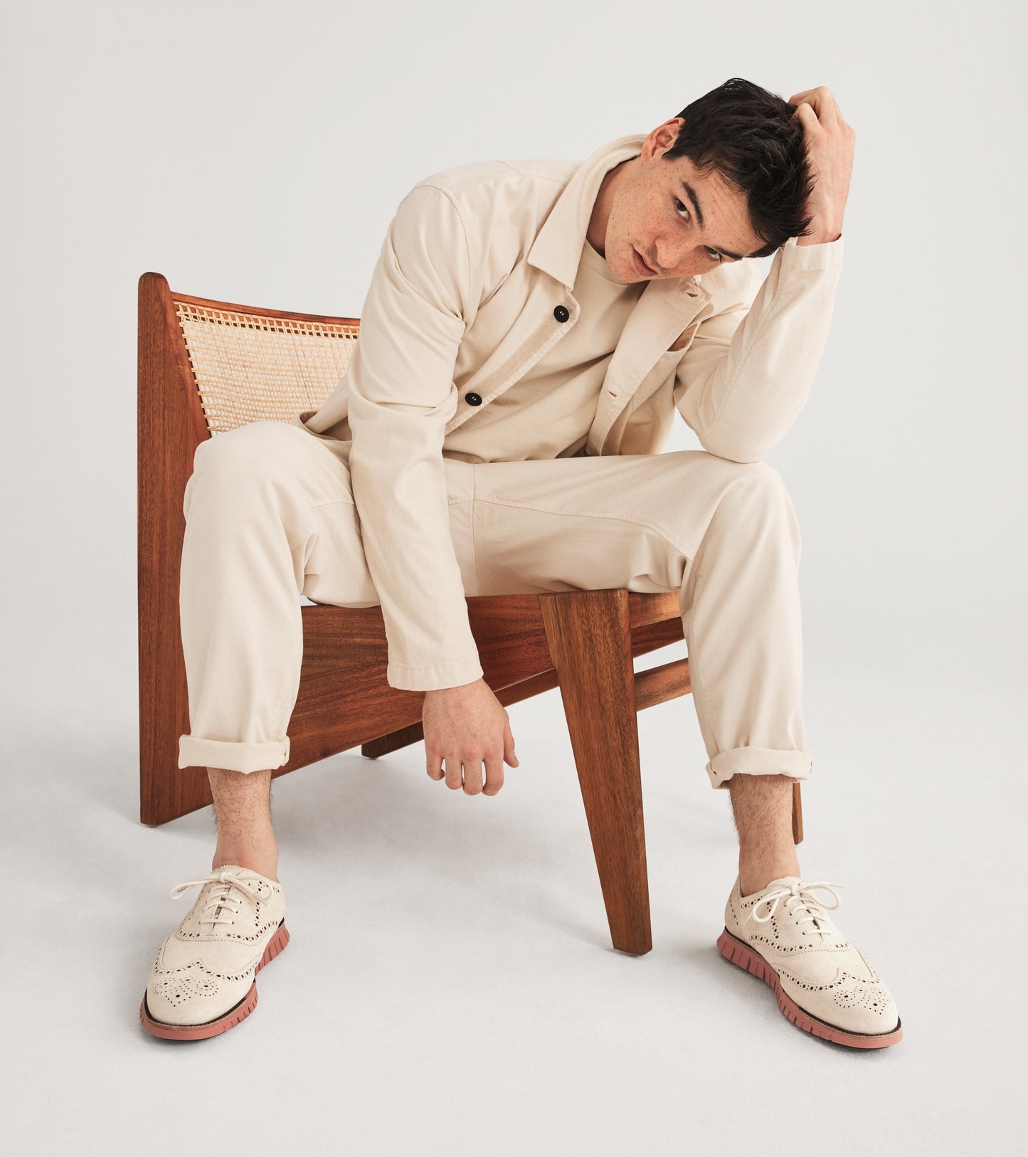 C39018:WHITECAP GRAY/DARK CHOCOLATE/REDWOOD BURL