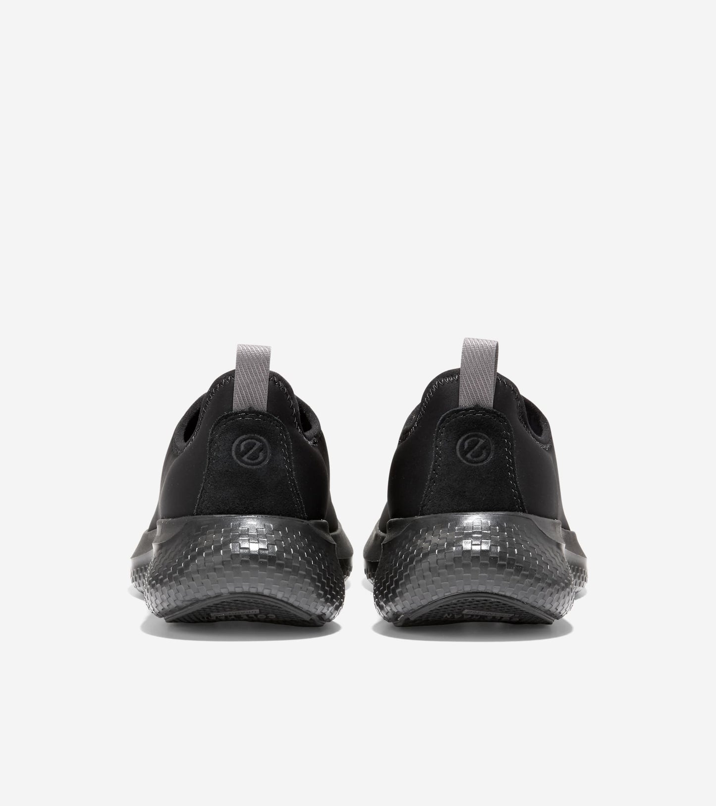 C37108:BLACK/BLACK/PAVEMENT