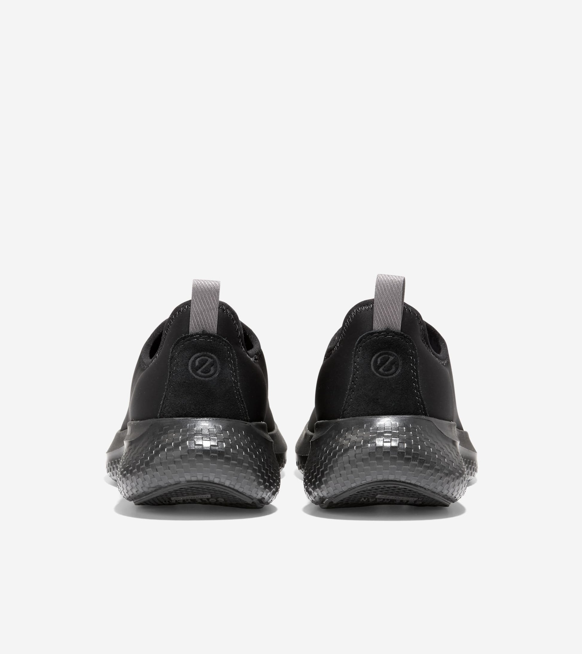 C37108:BLACK/BLACK/PAVEMENT
