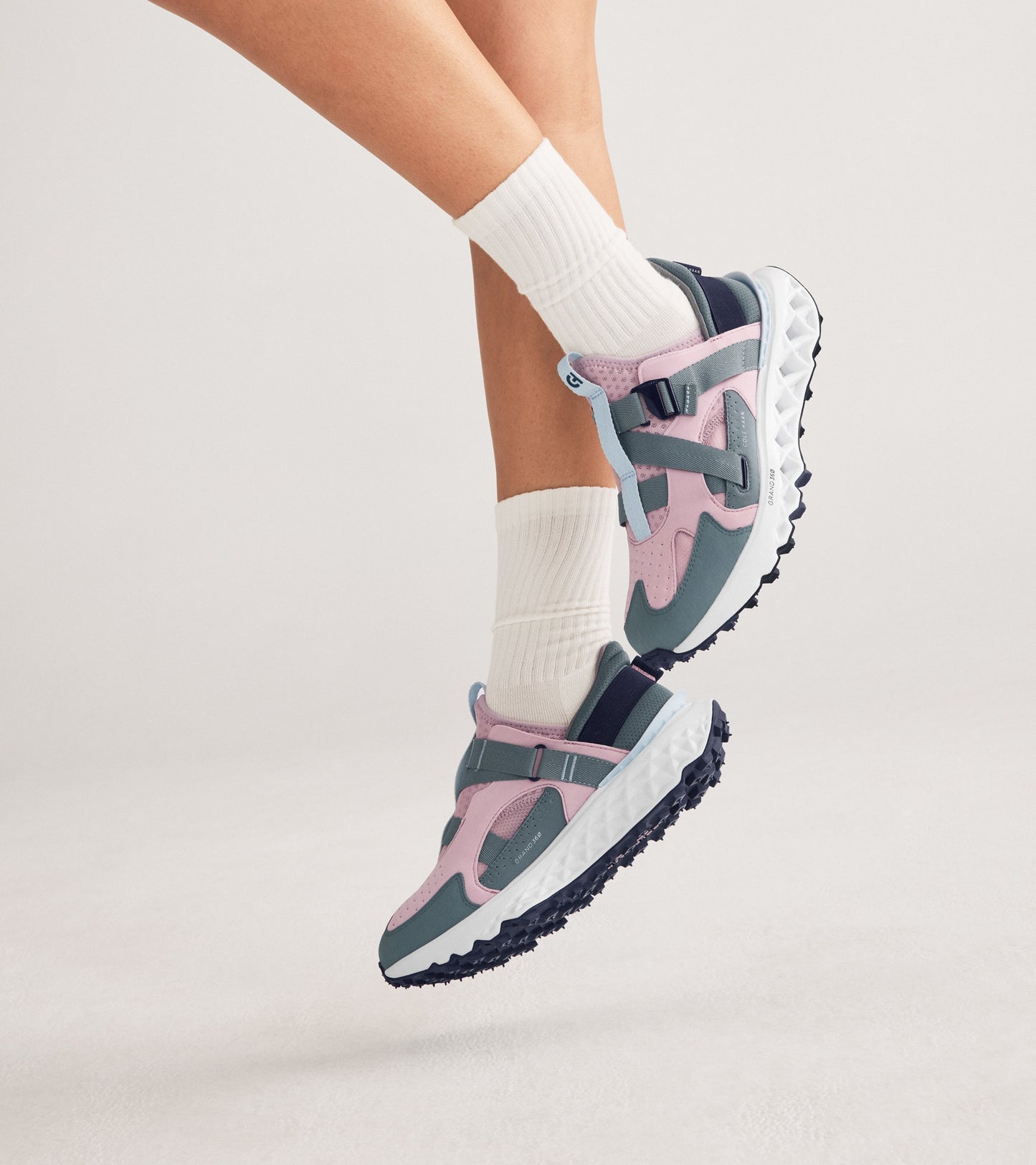 W29037:MAUVE SHADOWS / STORMY WEATHER / OPTIC WHITE