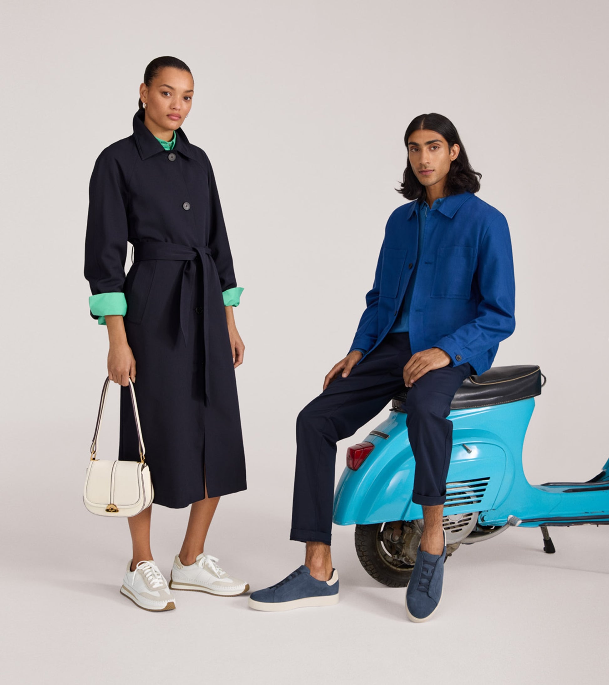 W32302:WHITE/SILVER BIRCH SUEDE